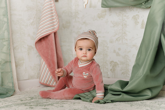 Mon Tresor Striped Heart Footie & Hat Set - Blush