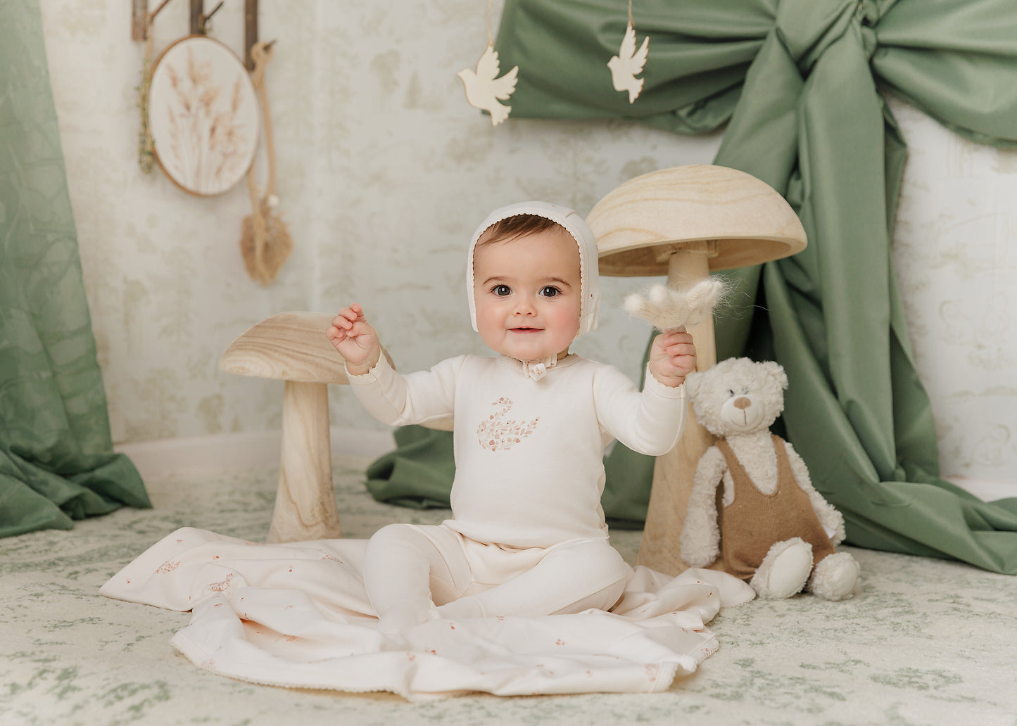 Mon Tresor SwanLily Mosaic Footie & Hat Set