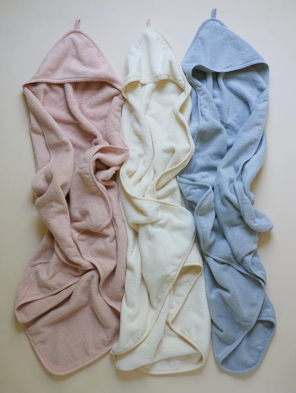 Ely's and Co Cream Scalloped Hooded Towel with Pocket Wash Cloth