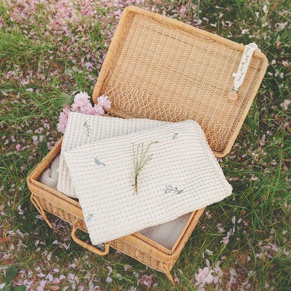 Peluche Floral Birds Embroidered Waffle Blanket - Blue
