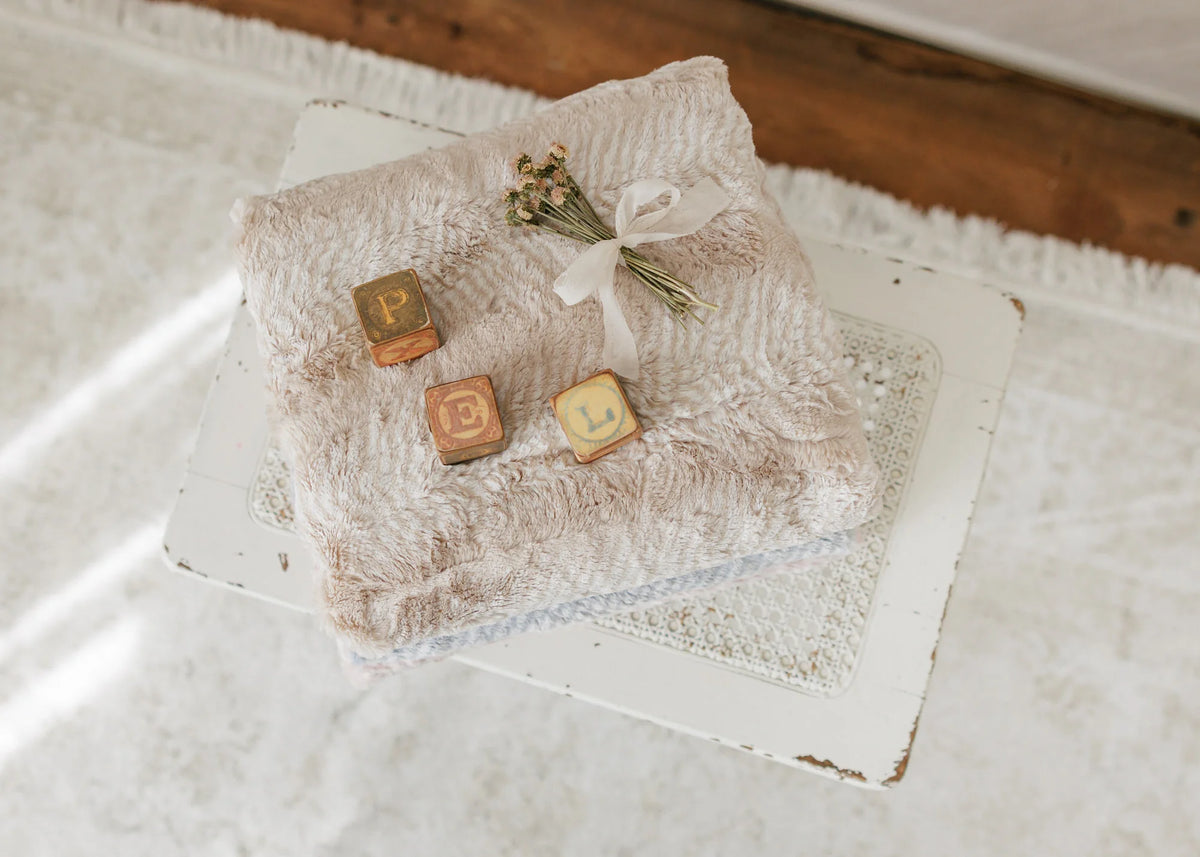 Peluche Lux Fur Blankets - Feather Beige and Natural