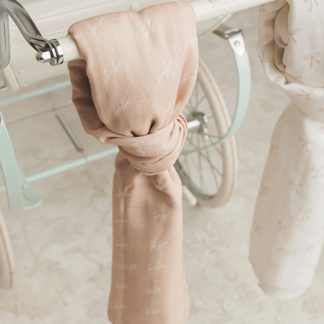 Peluche Bebe/Bows Swaddle - 2 pack