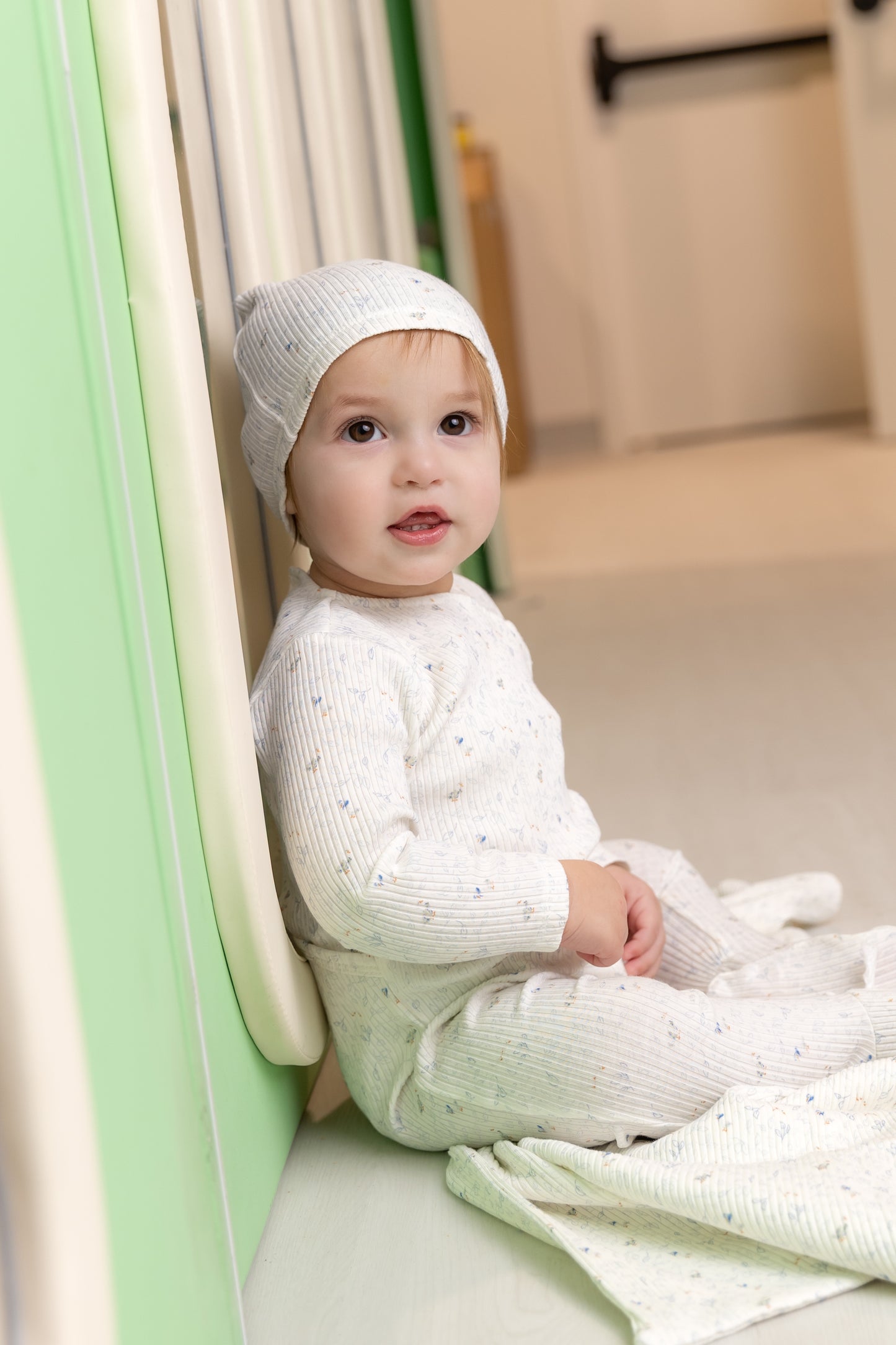 Bee & Dee Geese in Leaves Wide Ribbed Footie Set- Chalk White Boys